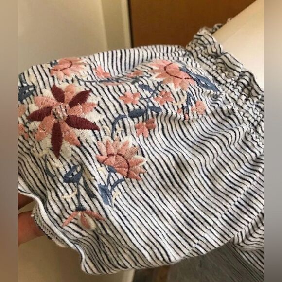 🔮 ABERCROMBIE | Embroidered Floral Striped Tunic Size M - Picture 3 of 5